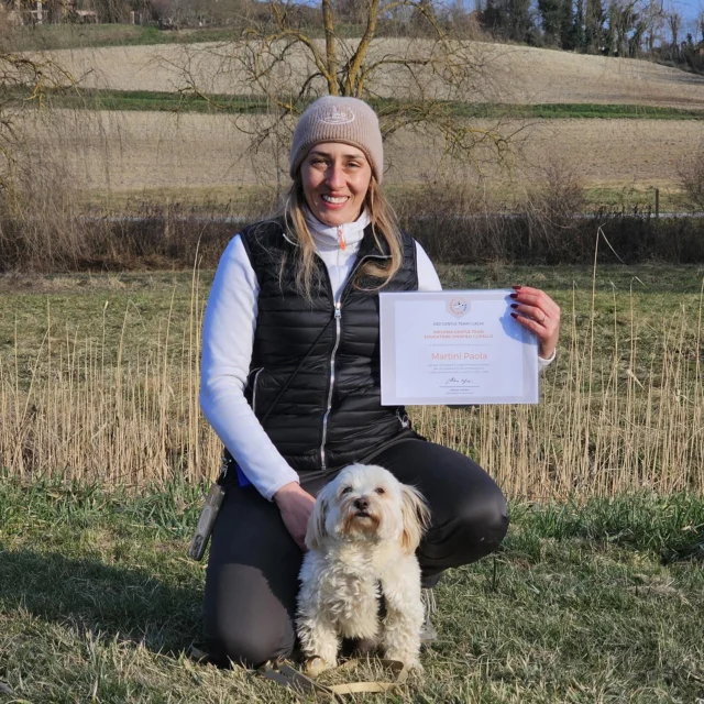 Dopo anni di attesa e mesi di studio, oggi si realizza un’altro mio desiderio, diventare Educatore Cinofilo con il mio coraggiosissimo Ronny 🐾❤️. Il Primo Livello e’ solo il punto di partenza nello studio dell’etogramma del cane, di quanto sia necessario imparare a guardare il mondo attraverso i loro occhi ed essere consapevoli di cosa ci comunicano. 

Grata di aver avuto l’opportunità di aver iniziato questo percorso di arricchimento con @alexacapra il suo team di docenti @gentleteamlaghi , il mitico Daniele Robotti e di aver condiviso questa esperienza di vita con un gruppo di compagni indimenticabili. 🙏🐾🩵